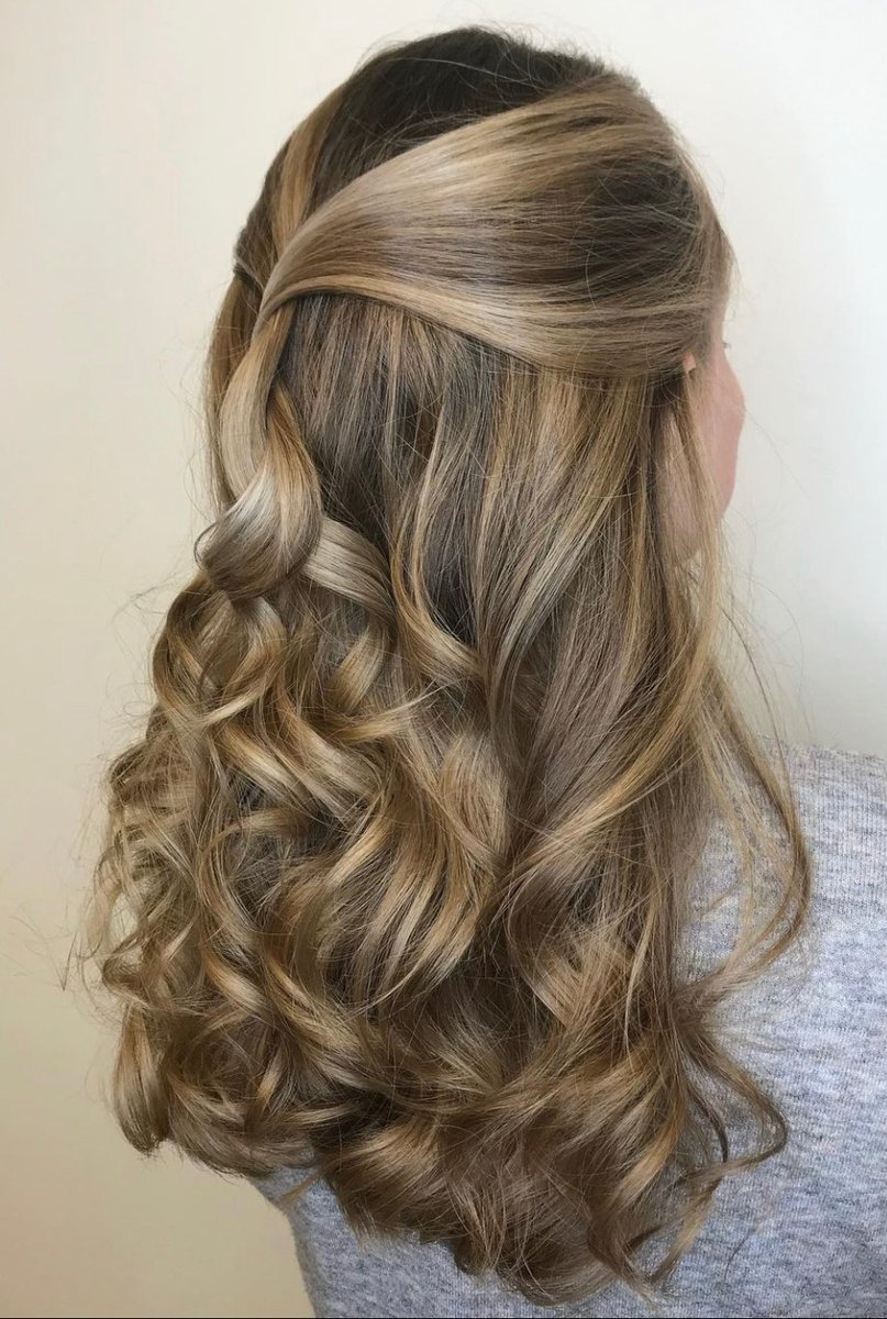 bleach_salon's tweet photo. Beautiful soft shiny balayage by Jenn Albritton! Call to book! https://t.co/g1ucYZtfcY