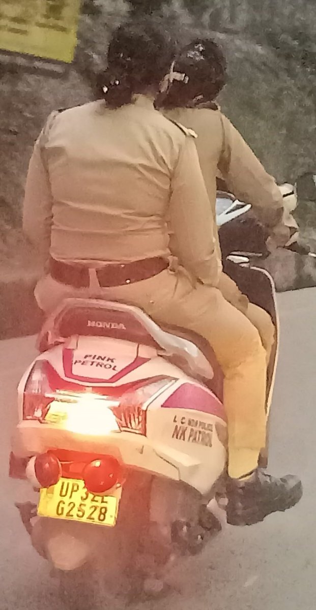 manish_sindwani's tweet photo. All rules &amp; Regulations are For Men ..

Will @Uppolice @dgpup take action against 
NO Helmet while driving
Dangerous Driving

Who will be Accountable for this .?
@NyayPrayaas
@MenTooSave
@cskkanu @UPCMOffice @ndtv @llbnewspaper @onlypolicenews https://t.co/nBfzlSiTY1