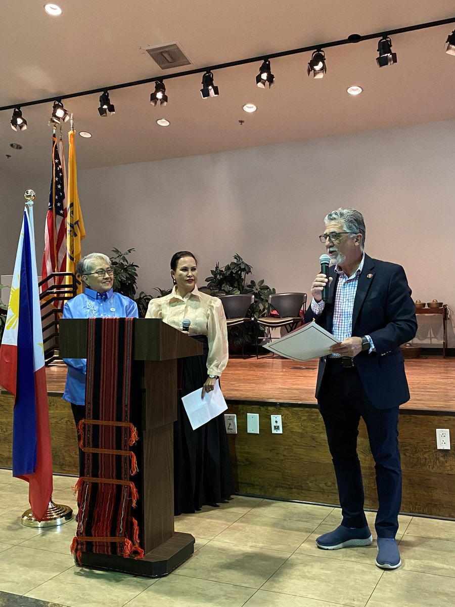 Portantino's tweet photo. Wonderful Filipino Heritage event presented by #FABAG in #Glendale yesterday always an inspiring afternoon @Elen_Asatryan @ArdyKassakhian https://t.co/KEQWMqcCya