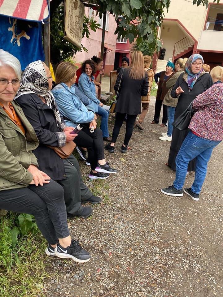 Chppgiresunkk's tweet photo. Kadın Kolları İl Başkanı Ayça Kozluca,Merkez İlce Başkanımız Murat Bektaş,İl ve  İlçe Kadın Örgütlerimiz ile Ülper Köyümüzde  üyelerimize ziyarette bulundu ve Aile Destekleri Sigortasını anlattı.
#CHPGIRESUNKADINKOLLARI
#AileDestekleriSigortas  #bizekatılın https://t.co/Un4BpQLmdo