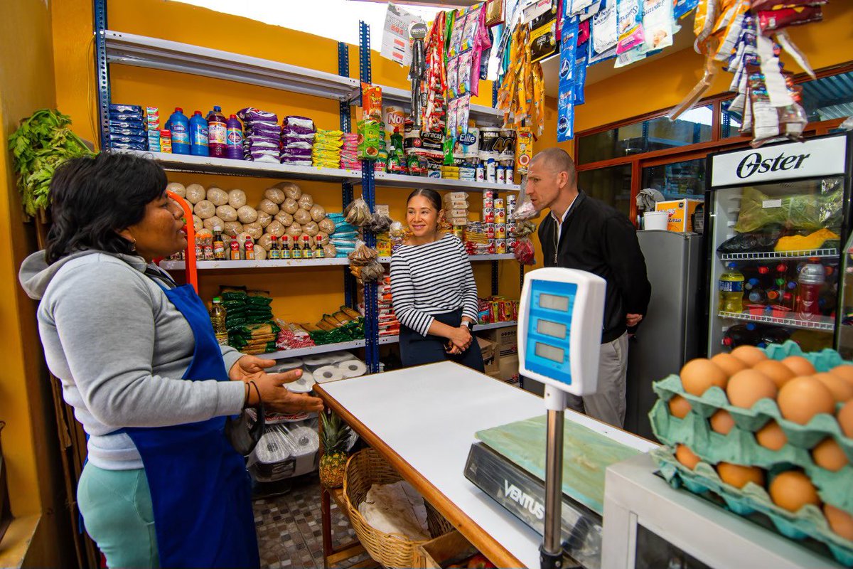 US_SRREJ's tweet photo. When women are empowered, the whole community wins. I got to meet some amazing Afro-Peruvian women small business owners in Viña Vieja, Ica. I appreciated the warm welcome - and the delicious bread from the local panaderia 🥖☺�� https://t.co/8ljTQfFTPF