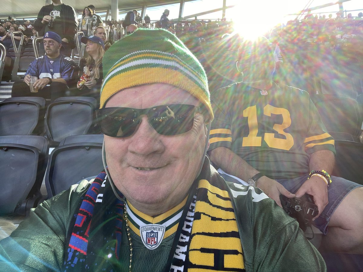 cpc711's tweet photo. @andrewwsteele Great start mate then it all went south from half time 👎 see you in YYZ next year for sure mate. Love and best wishes to you all. Paul. https://t.co/0VpyCelevE