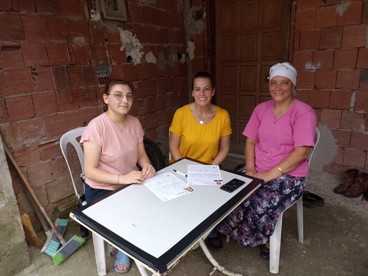 Chppgiresunkk's tweet photo. Kadın kolları il başkanı Ayça Kozluca Orhaniye ve Seyitköy Köylerimiz de  ilk kadın üyelerimizi yaptı.
Köy halkımızın ve köylerimizin sorunlarını dinledi.
İlgi ve  samimi sohbetleri için hepsine teşekkürlerini sundu.
#CHPGIRESUNİLKADINKOLLARI
#BizeKatılın  #CHPKADIN https://t.co/4Eu7479rW4