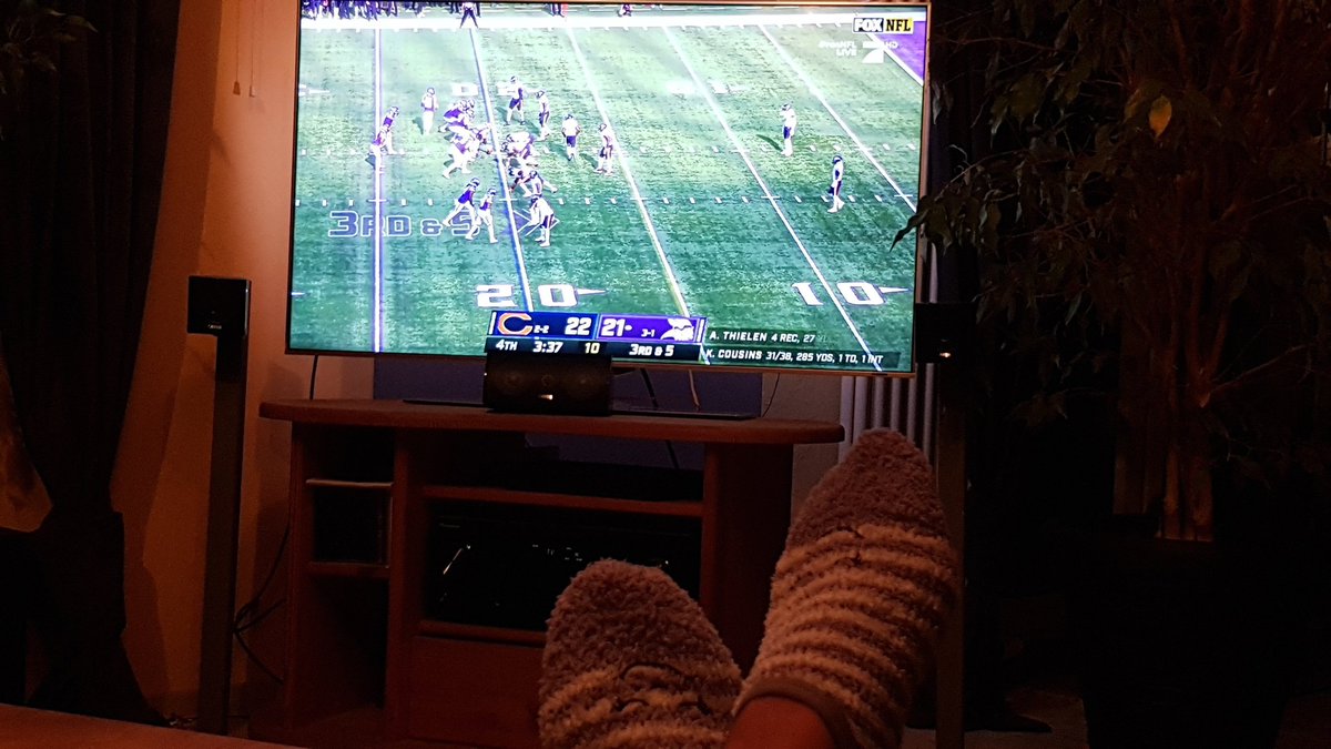 Karibi23's tweet photo. @ransport Zur Zeit nur Socken, aber sonst Puschen, Schlappen oder Pantoffeln https://t.co/l9R6lWAt2E