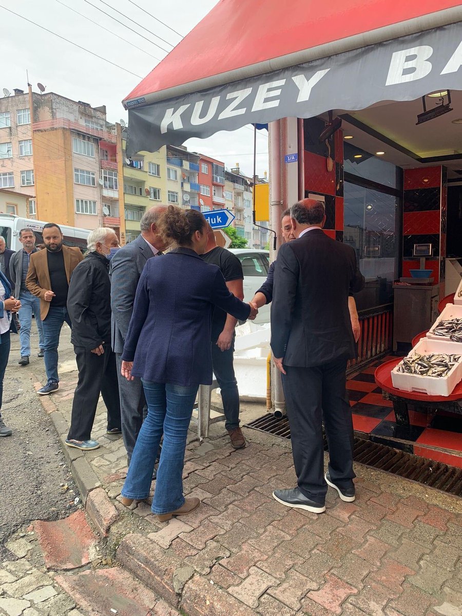 Chppgiresunkk's tweet photo. Keşap İlçemizde Kadın kolları il Başkanı Ayça Kozluca,İl Başkanı Gültekin Uzunalioğlu,İlçe Başkanımız ve ilçe Kadın Kolları ve Gençlik Kollarımız , yönetici arkadaşlarımızla esnaflarımızı ziyaret etti.
#CHPGIRESUNİLKADINKOLLARI https://t.co/pFkkEsBs6G