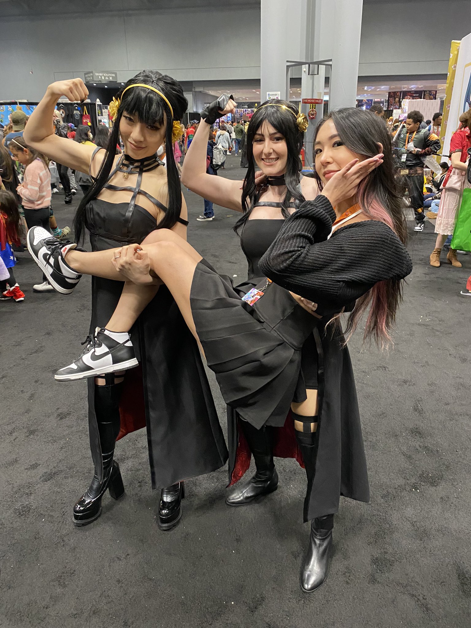 Lena Lemon on Twitter: "NYCC last day!!! Roaming around with my Yors