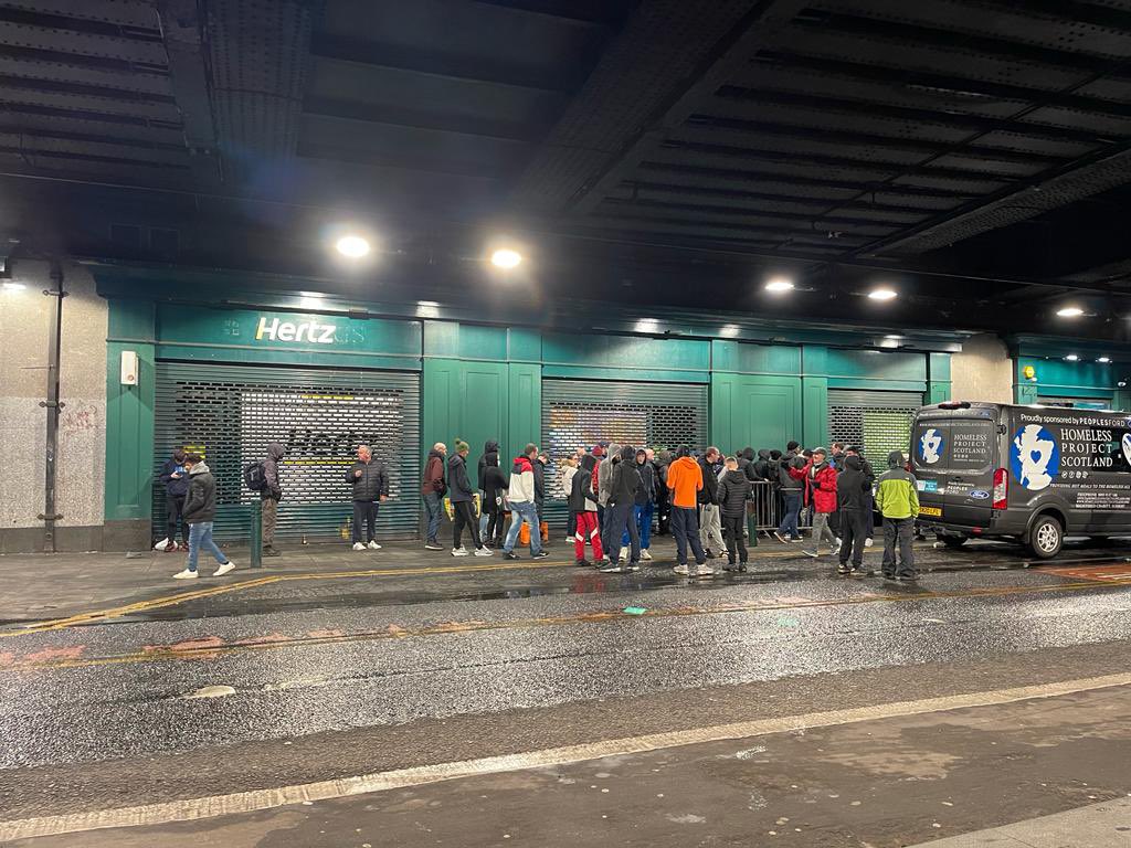 hp_scotland's tweet photo. Glasgow is Hungry tonight, we have served over 156 people tonight hot soup, sandwiches and other goodies  @NicolaSturgeon @ScotGovFM @SusaninLangside @LeaderGCC we need your help to secure a building it’s cold 🥶, Wet 🌧️ Winter ❄️ #homeless #hungry #soupkitchen #poverty #hotfood https://t.co/1lqKXPUctc