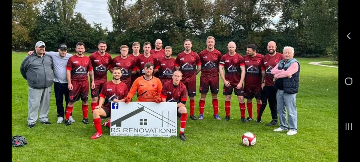 The gang in the new home kit with our sponsor also in the top! Proud moment for the guys