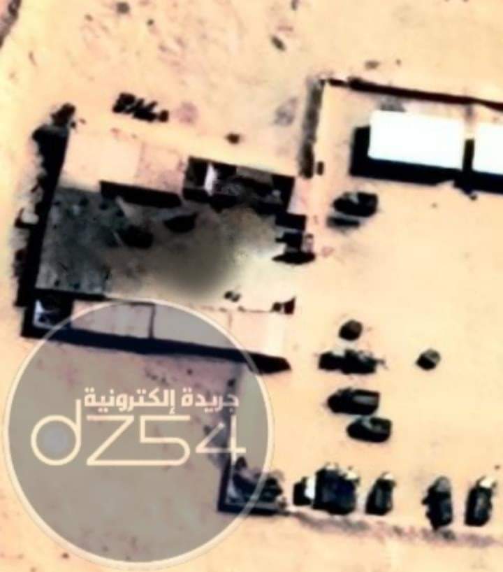 ECSaharaui__'s tweet photo. 🔴 #Imagenes que se publican por primera vez muestran bases militares marroquíes cocinadas tras intensos bombardeos del ejército saharaui en el sector de Auserd. Vía: DZ54 https://t.co/UWm2v5sQd7
