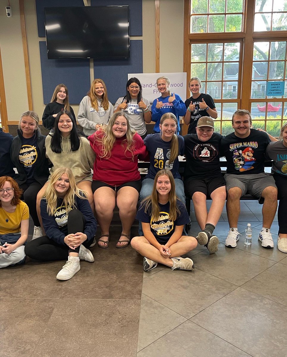 On Thursday October 6th members of the Ashland-Greenwood FFA Chapter volunteered at the elementary nature night. We thank everyone who volunteered and the staff that made it possible for us to be there!