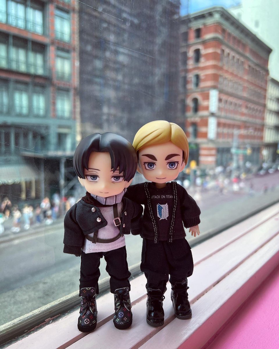 wikiwicked82's tweet photo. So much fun at museum of Ice cream🍦🍦🍦
#AttackOnTitan #leviackerman #erwinsmith #moic #EruriFluffMonth2022 #eruri #エルリ #เอรุริ #EruriAngstWeek #ShingekiNoKyojin https://t.co/VZ7TkeegMS