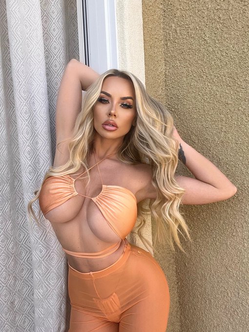 Which pic? 🧐 1,2,3? https://t.co/fBHvhn1yig