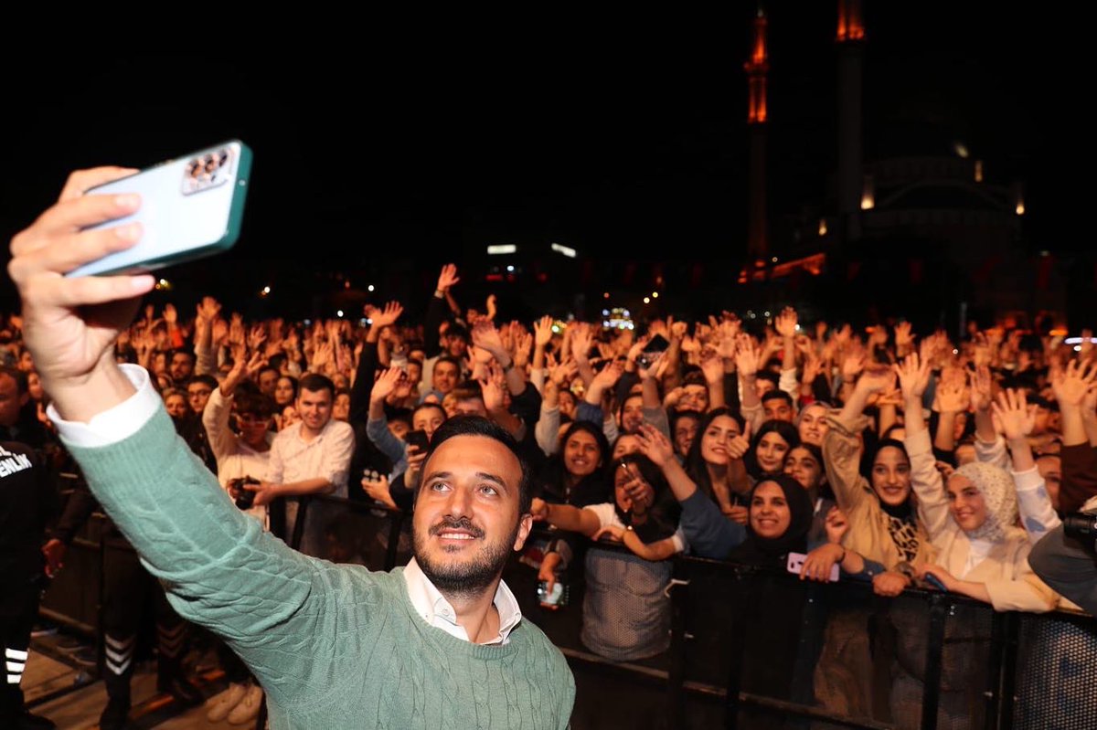 “Gençlik Konseri” ‘Bağcılar Meydanı’ndan rüzgar gibi esti geçti 😎💯

Onbinlerce gencimiz Mustafa Ceceli ve Canbay &amp; Wolker’ın müthiş sahne performansıyla keyifli bir akşam geçirdi. ✅ 

<a href="/mustafaceceli/">Mustafa Ceceli ©</a> #CanbayWolker