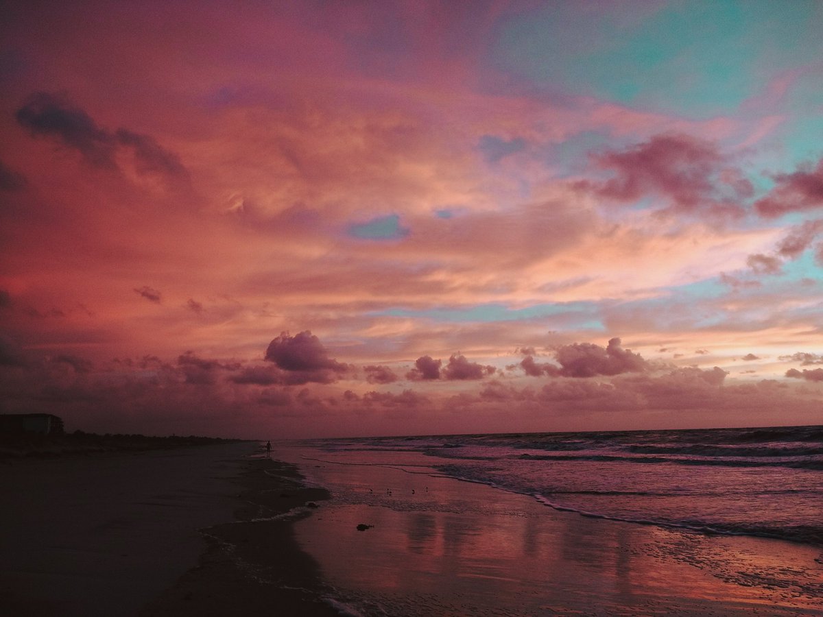 becoming_dana's tweet photo. Beach scenes ๐๐
Drop your favorite beach photo โฌ๏ธโฌ๏ธ
#beachphotography #photographyaccount #picoftheday #sunsetlovers https://t.co/ZlbdM4MM1F