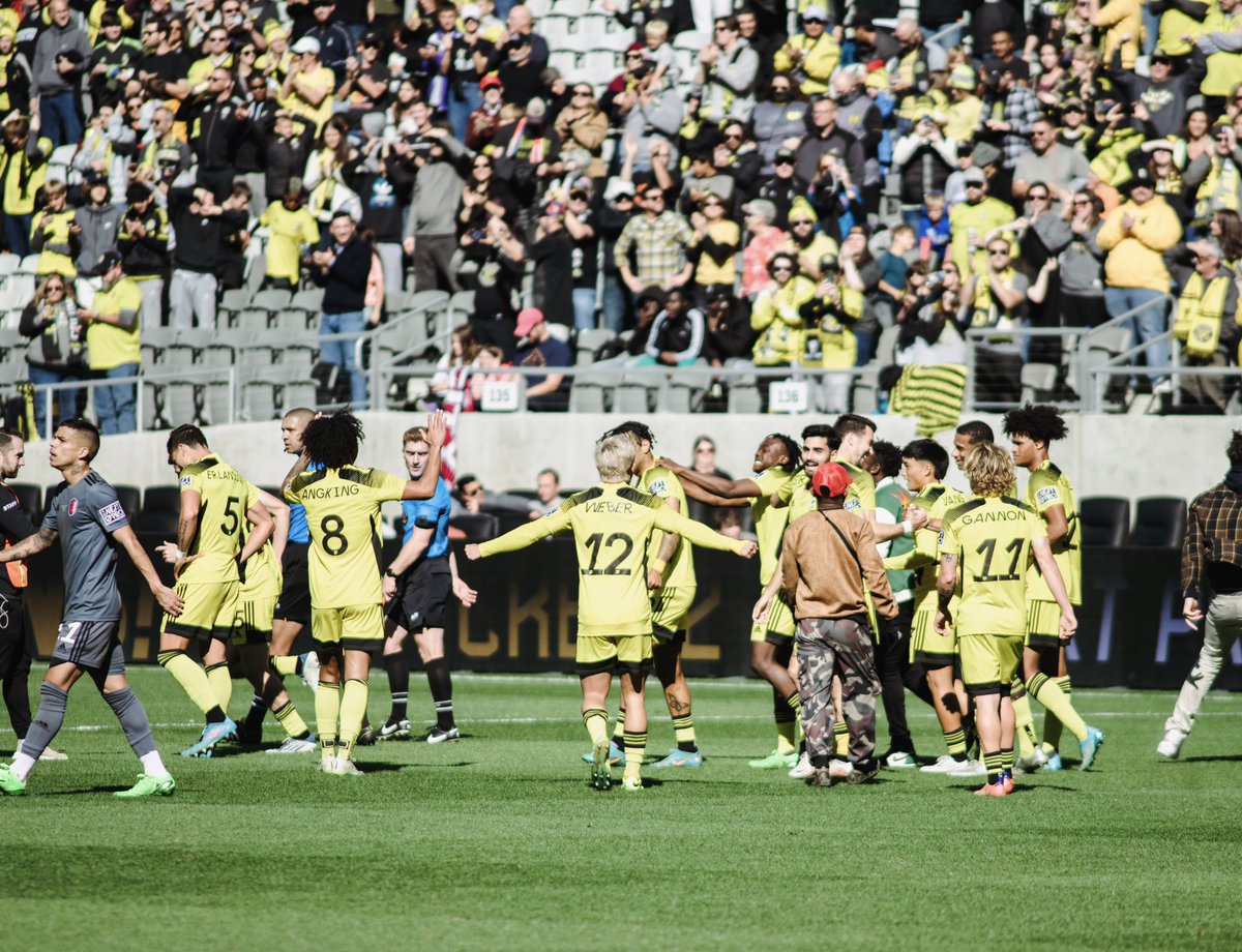 twebz7's tweet photo. What a moment, so blessed. Glory to Columbus @ColumbusCrew2 https://t.co/F2h5HfZaiC