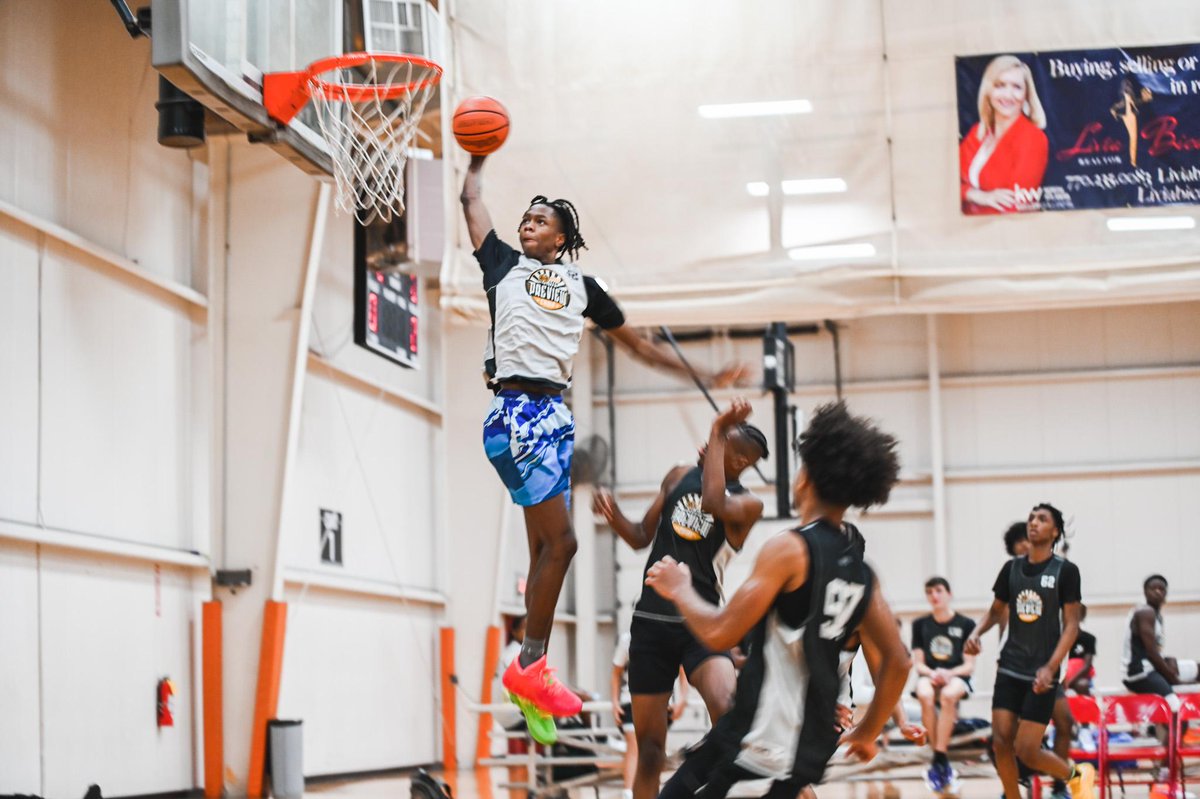 BigMainEthan's tweet photo. It's not a flex. I was taught to always finish strong 🦅🏀💪🏾
#EthanCarter2025 #Elevate 

@hoopseen Elite Preview Camp
@HoopSeenGA 
 #hoopseen #hoopseenga https://t.co/ZaFyZcElsU