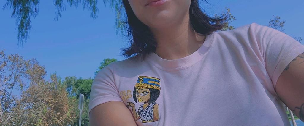 ☀️Alright, that's enough grass touching for one weekend. Headed to the wifi soon 🧳🌵✨️