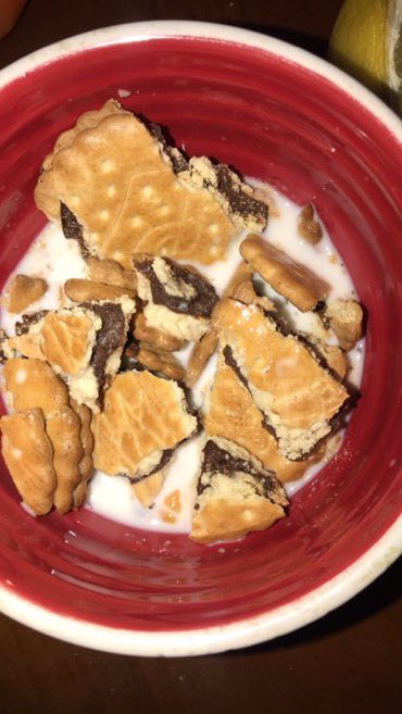 hichembkhh's tweet image. Le goûter du siècle