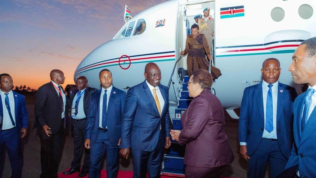 UDAPartyKe's tweet photo. We interrupt your sleep to inform you that President William Ruto is already in Tanzania to discuss trade and market for our products. Goodnight! https://t.co/uMRp54l1xC