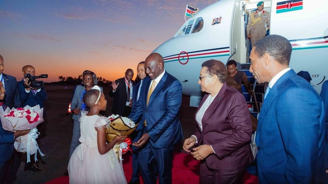 UDAPartyKe's tweet photo. We interrupt your sleep to inform you that President William Ruto is already in Tanzania to discuss trade and market for our products. Goodnight! https://t.co/uMRp54l1xC