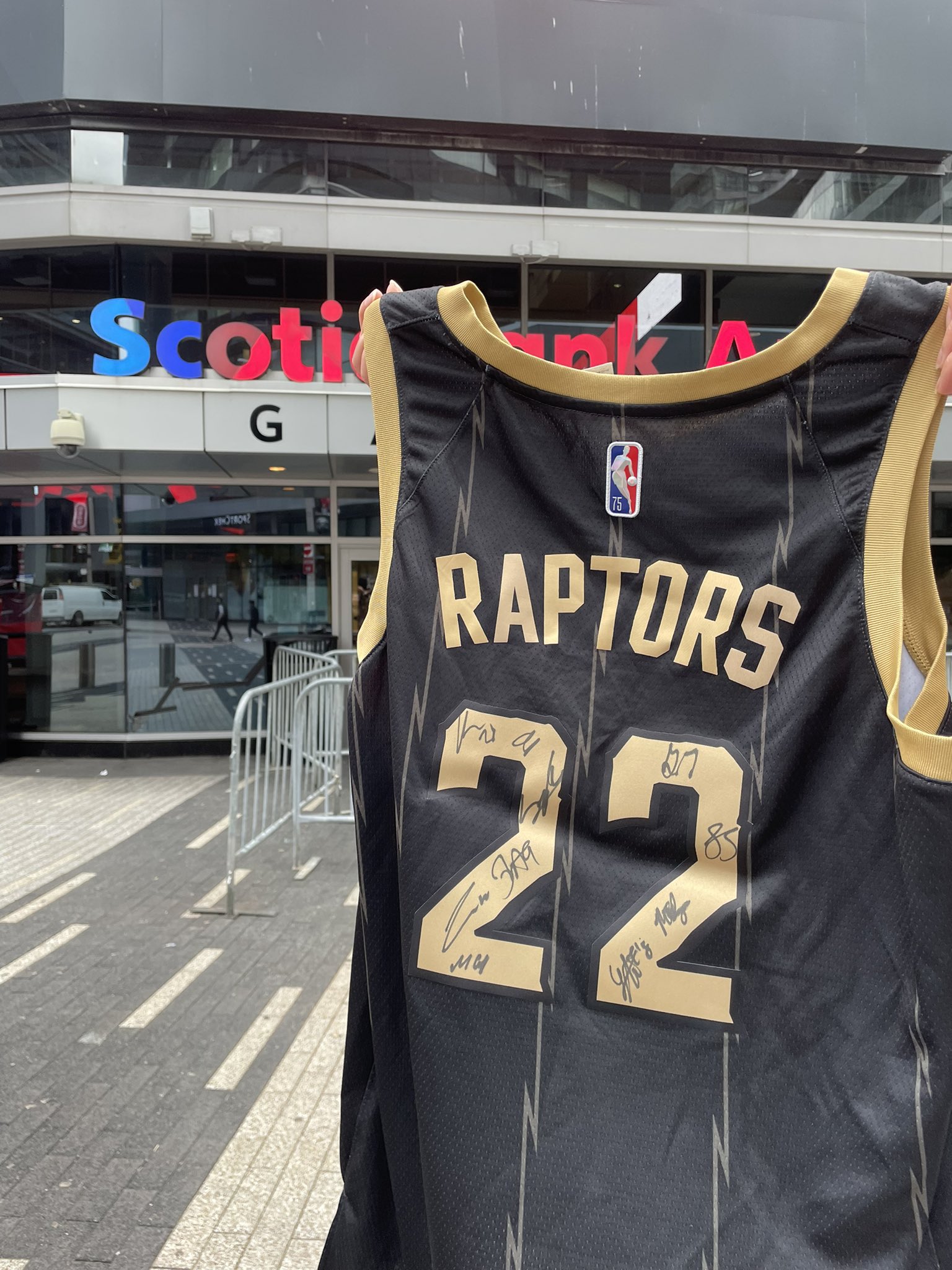 Toronto Raptors Signed Jerseys, Collectible Raptors Jerseys