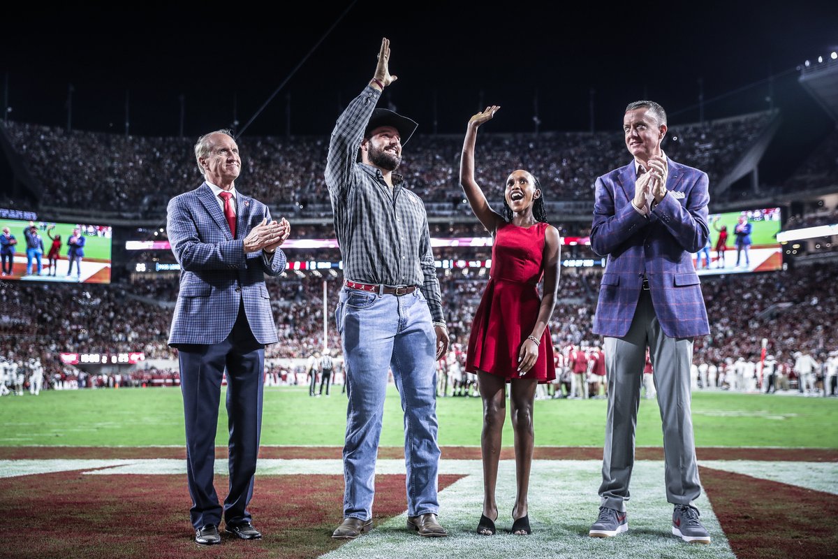 What a night for our champions!

#ChampionshipSchool #BamaTrack #RollTide