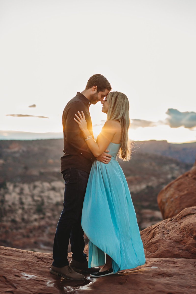 helloalyx's tweet photo. It’s been one year since this beautiful day 💍 https://t.co/Bd36afQJuv