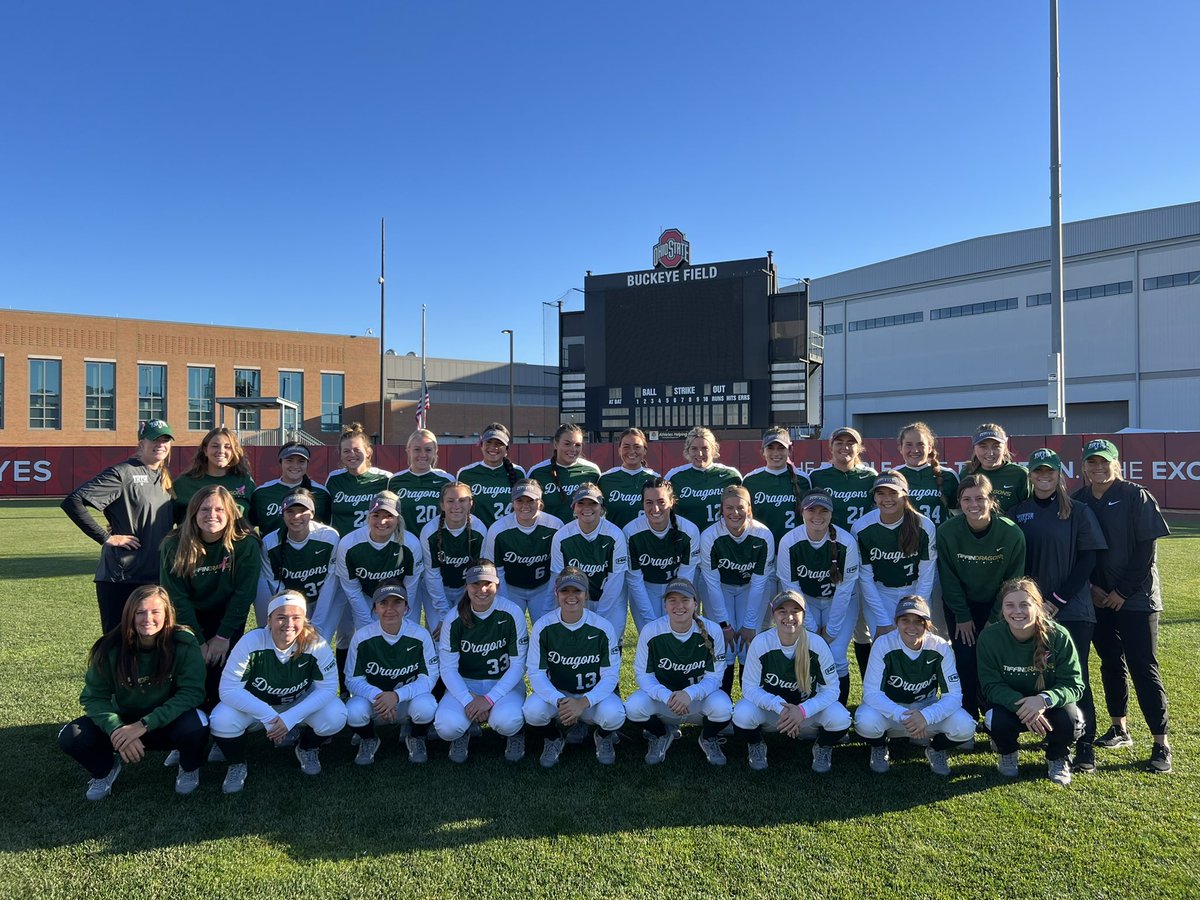 Paige_McMenemy's tweet photo. Beat Mt. Vernon yesterday. Fell to Ohio State 3-2 bottom of 7th (had 2-1 lead until the 5th, 2-2 going into the 7th) and beat Toledo 5-1 today. Great weekend playing for a great cause 💗

Enjoyed talking with a couple of Dragon Alumni between games! 

Great day to be a Dragon!! https://t.co/LiNxaFHWwl