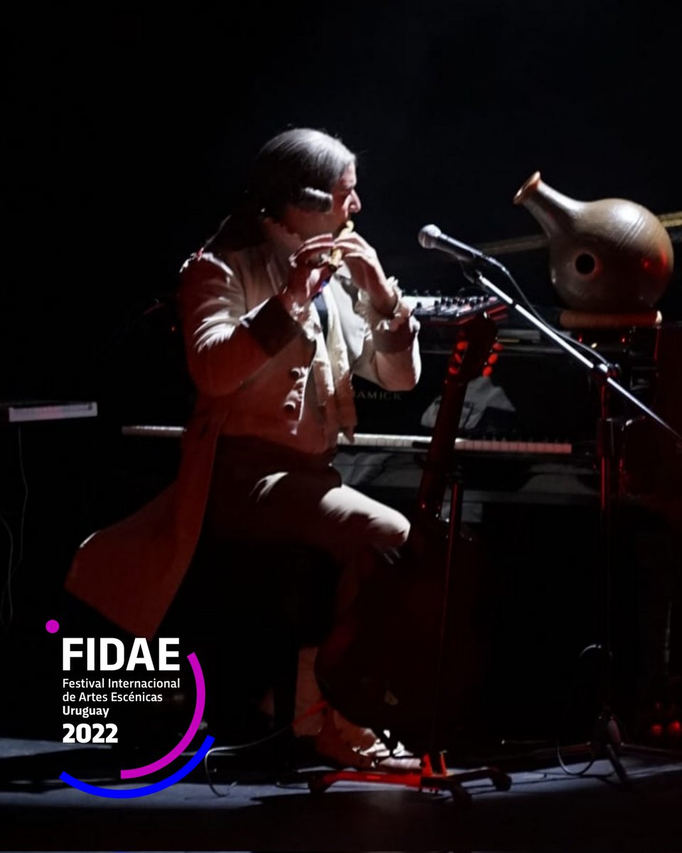 fidaeuy's tweet image. Así se vivió la segunda función de la “Las Cautivas&quot; por @MarianoTenconi  Un viaje por  la monótona geografía de la pampa que llevó al público a atravesar soles, lluvias, hambre, peleas, un tigre, un mono, dos soldados, una niña enferma, varios ríos. #FIDAE2022 🎭