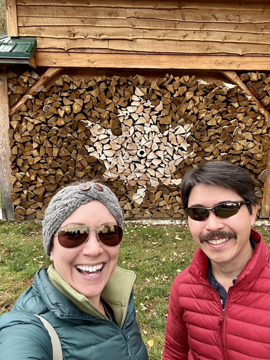 TravelBlggr's tweet photo. Did we do a maple tasting? Of course we did a maple tasting! 🍁 I’ve got so many jams and maple products it is a bit iffy about my luggage coming home without smelling sticky sweet. 😂🤞This one was our favorite. Cardamom infused. #vermont #FallInVermont #VermontFall #Maple https://t.co/f4NHMJC5GM