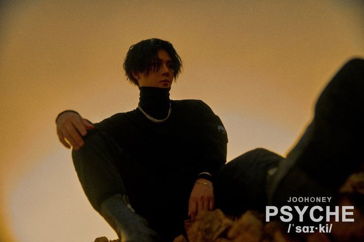 mxarchives514's tweet photo. On October 9, 2020, Joohoney released his mixtape ‘Psyche’. It's been a while since we hype his song that much. #JOOHEON #MONSTAX https://t.co/SIYVYCGyg6