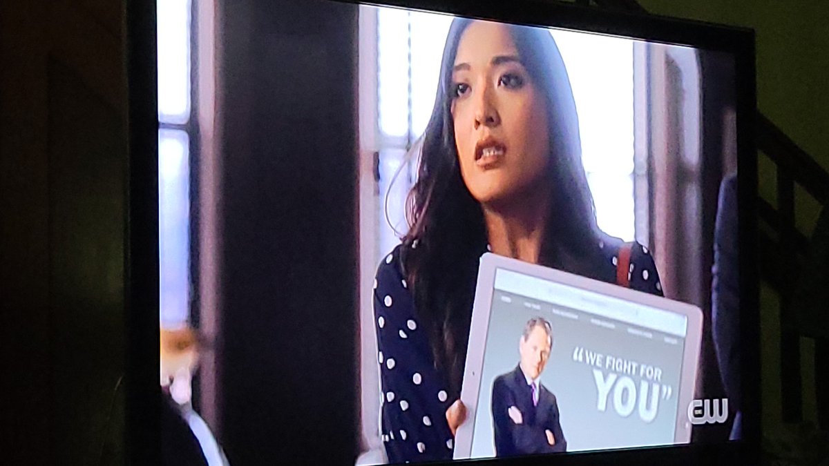 CW18Milwaukee's tweet photo. NGL there's something very funny about seeing #KungFu's @yvonne__chapman aka baddie Zhilan object to #LegendsOfTomorrow's Professor Stein's "overly aggressive" lawfirm ads.π€£ #FamilyLaw #JustCWThings https://t.co/4F1xAfLPLP