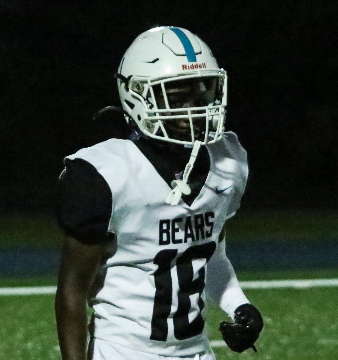 BaysideBears1's tweet photo. 24 Class cont….

@LouksGarrett 5’8 165 QB/WR/LS 

@jayson_josephs 5’9 175 RB 

@Ant_lockett 5’6 145 RB 

@KyeElegele1 5’8 160 RB 

#BALLERSATBAYSIDE #ALLIN https://t.co/Z05TSF3uCM