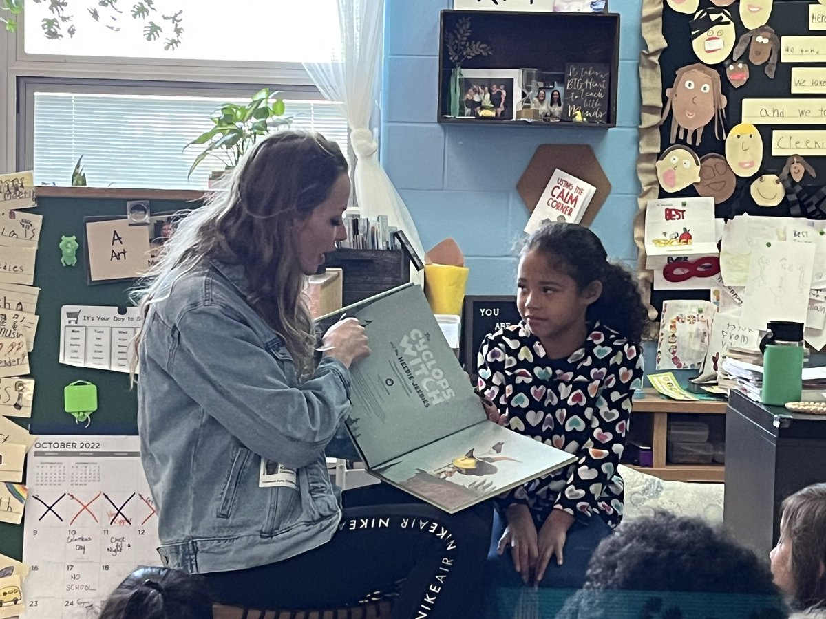 We had so much fun getting to know Marley’s  Mom and enjoying the story during Mystery Reader. Who knew she played basketball for her college?! Thanks for surprising us! #WEareLakota
#WeChooseLakota
#NeedtoSucceedCECS
#Creeksidetweet