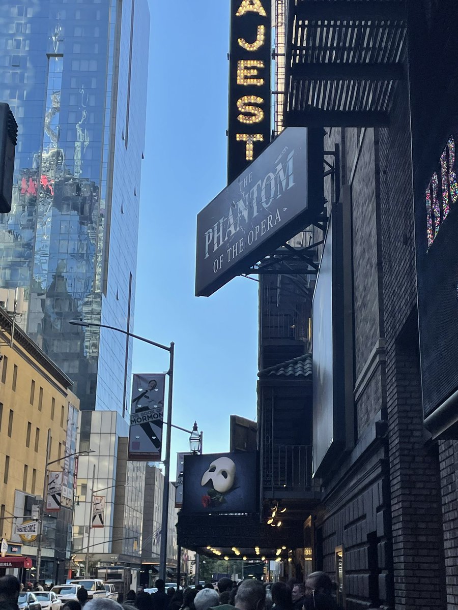 DrKennethKunz's tweet photo. Awesome performance tonight! Phantom of the Opera was the first play I ever saw on Broadway years ago when my my grandmother brought me—she knew I loved the music! 🎶Such a bittersweet night! @emiliekouatchou you were amazing! #willmissthisshow https://t.co/f0kNhzOMbT