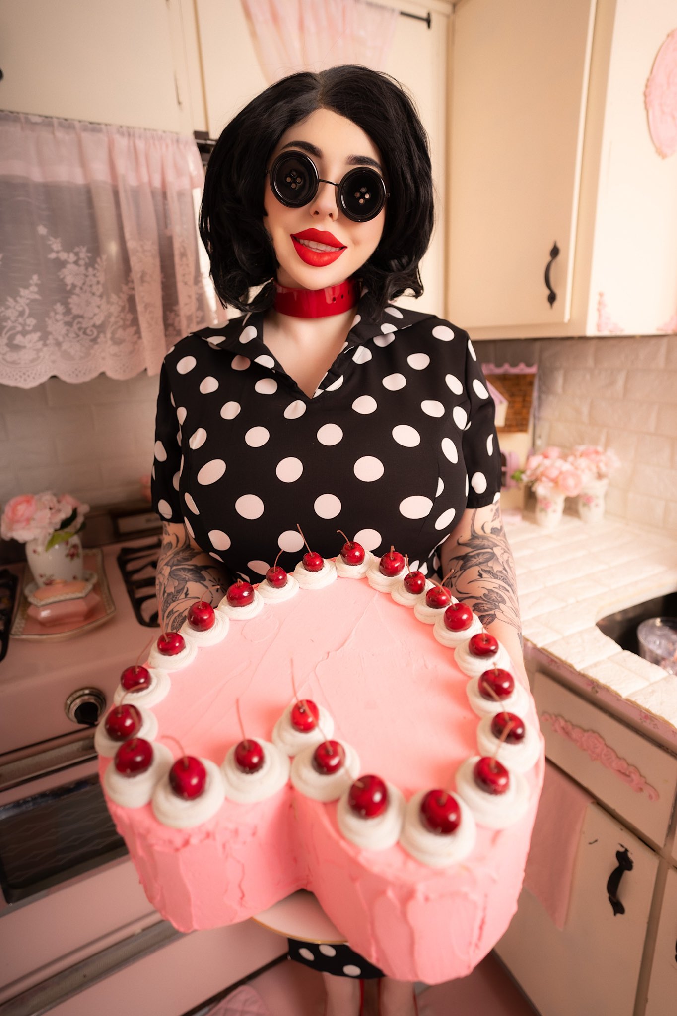 1 pic. Other Mother (The Beldam) from Coraline 🖤❤️ https://t.co/SDaA2C8ZW3
