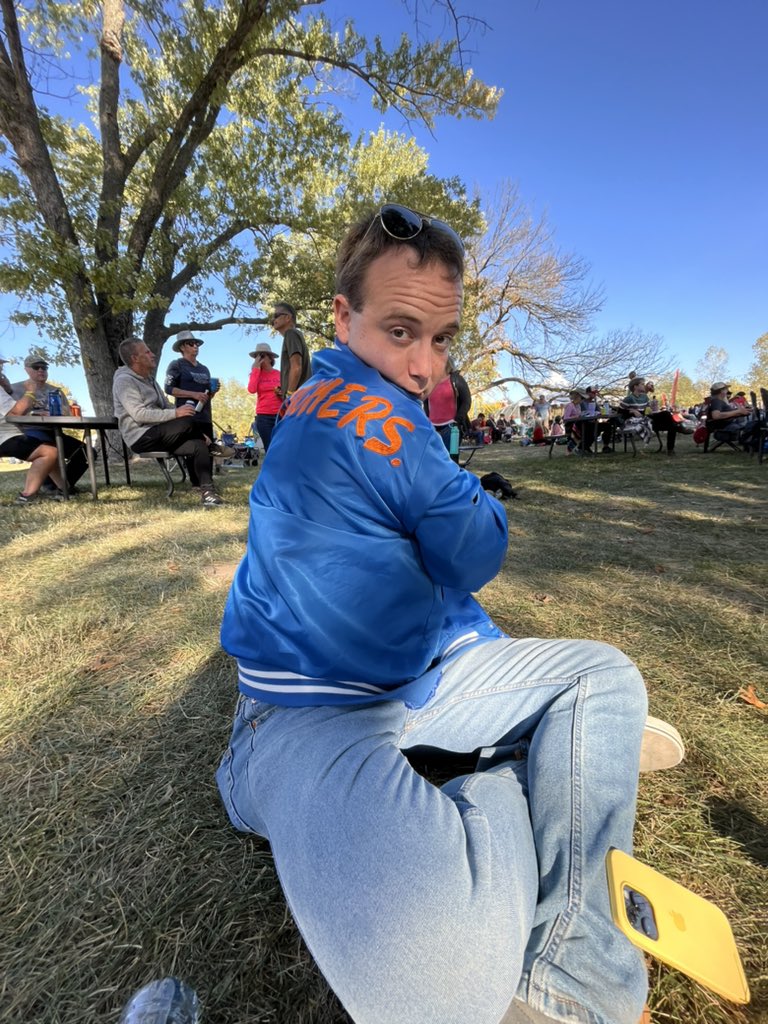 found a bleachers baddie @RootsNBluesFest