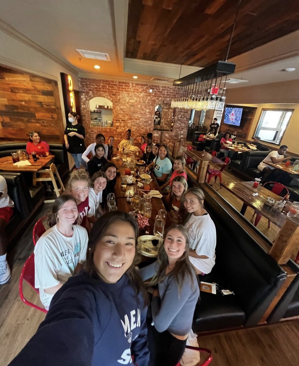 SienaRichey_'s tweet photo. No games this weekend but we definitely had team bonding time and a restorative yoga practice to take care of our minds and bodies! #TheHartWay
@DKSC06GHART @DKSC_official @TopDrawerSoccer @NCAASoccer https://t.co/UNTBYku27Y