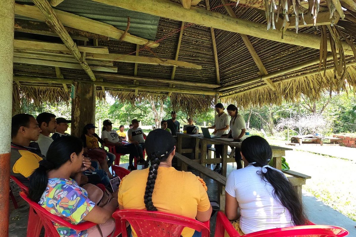 PODERPAZ_COL's tweet photo. ✅ Se desarrollaron actividades de carácter psicosocial, junto con la asesoría de la Ley comunal 2166 del 2021, en aras de propiciar el fortalecimiento en la comunidad de la vereda El Socorro, Tibú.
Fin del hilo (2/2)🧵
#poderpaz #territoriosdepaz #conflictoarmado https://t.co/X3coj7NlXH