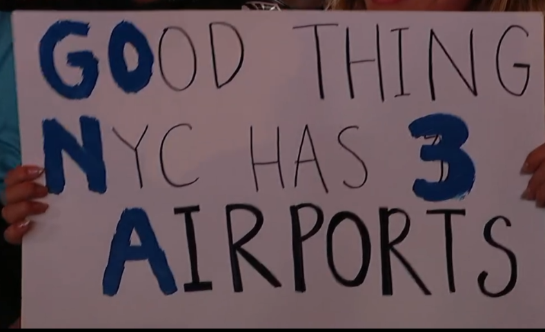 Santorin's tweet photo. That's one hell of a sign XD https://t.co/i21g8pkL67