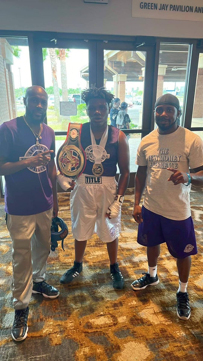 ClubAugusta's tweet photo. First win of the day...let's get it Jason #champlife #abcboxing #experienceofalifetime #sugarbertboxing #hardwork https://t.co/RcFIMppPnH