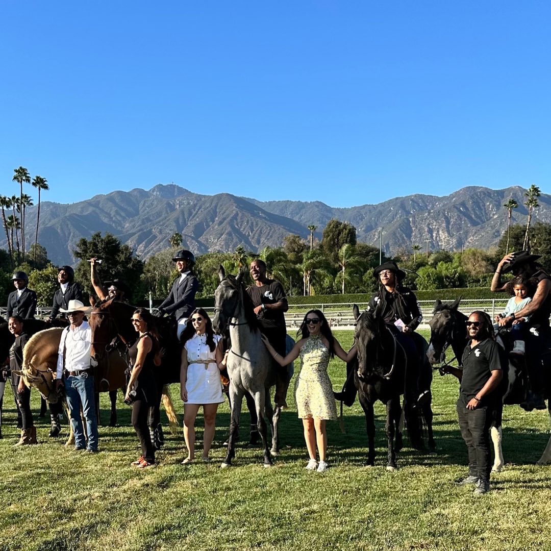 blugrasschatter's tweet photo. Loved having the @ComptonCowboys x @Stagecoach Race Day takeover last weekend @santaanitapark - and bringing so many different platforms together! 🏇🏿🙌🏻🤠🎸🎊

@CJEquestrians @1ST_Racing https://t.co/tZRkVHoNQK