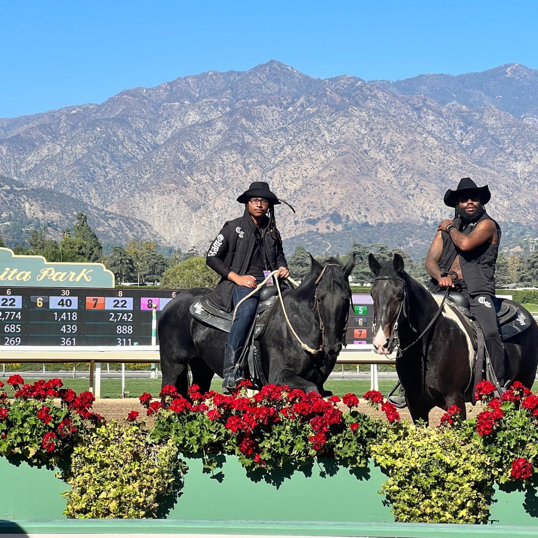 blugrasschatter's tweet photo. Loved having the @ComptonCowboys x @Stagecoach Race Day takeover last weekend @santaanitapark - and bringing so many different platforms together! 🏇🏿🙌🏻🤠🎸🎊

@CJEquestrians @1ST_Racing https://t.co/tZRkVHoNQK