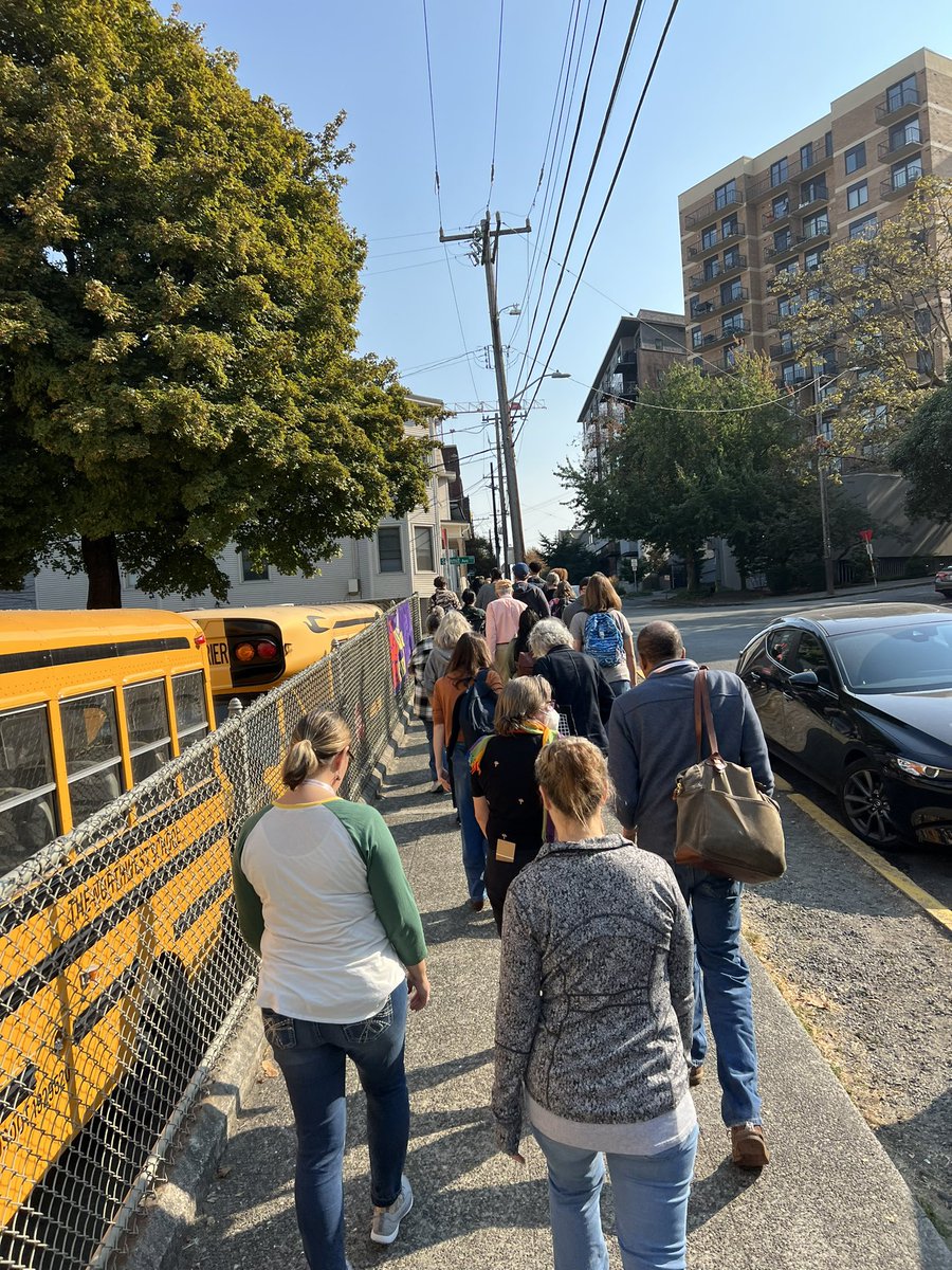 scomorrison's tweet photo. Some snapshots of our walk today in downtown Seattle! #walkingcurriculum #teachingoutside #enviroed #PENconference2022 #PEN2022 https://t.co/ltPpMjwq8H