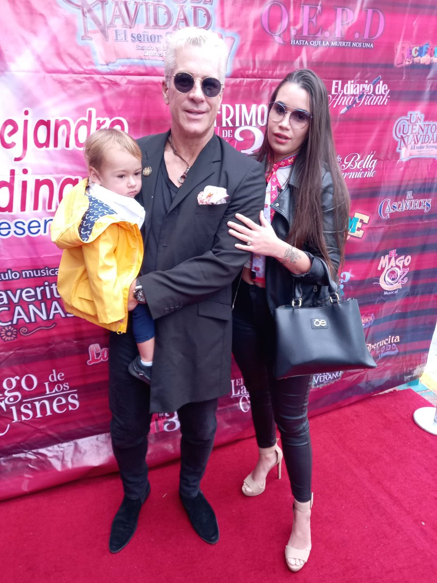 Y llegó el padrino de nuestra sirenita <a href="/FerrCarrillo/">FERR</a>