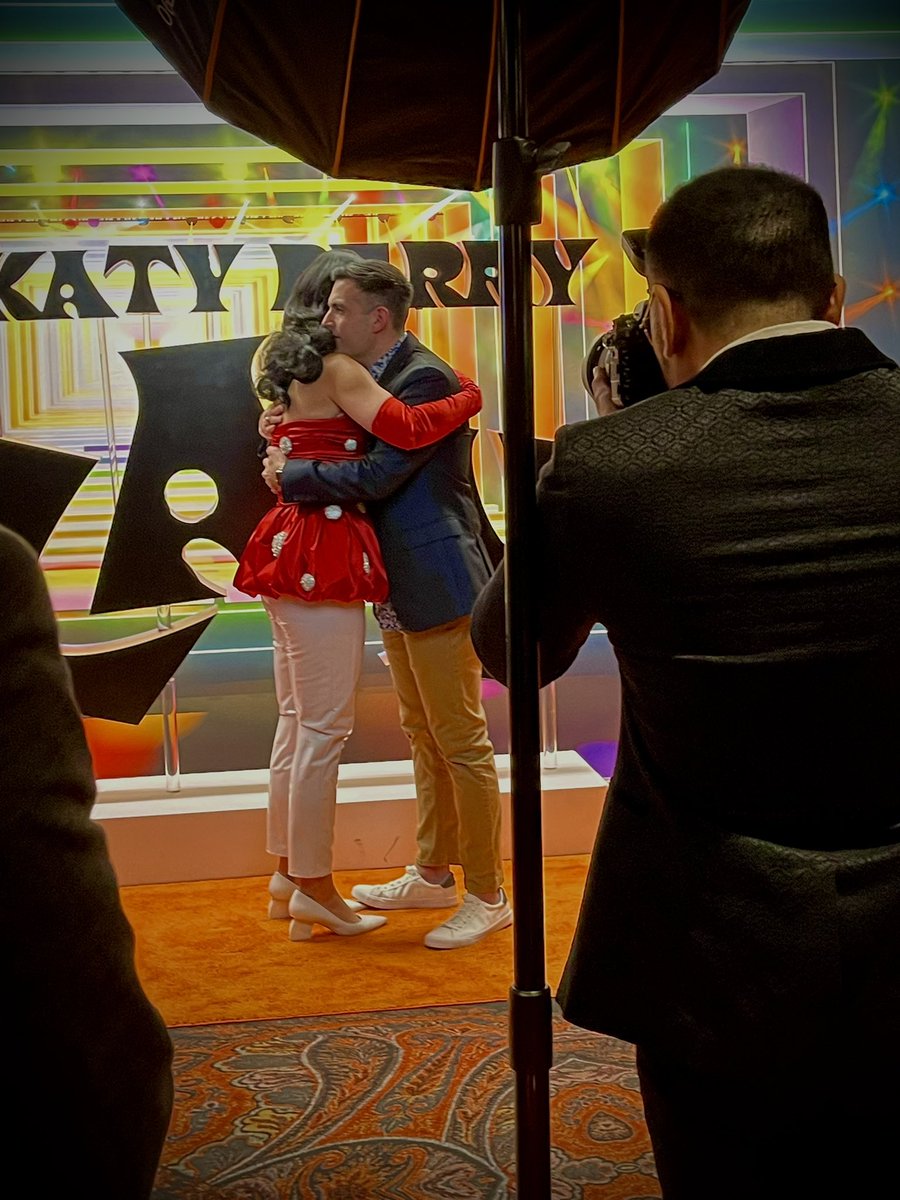 Rudythird's tweet photo. A whole dream come true. Happy 30th Birthday to me! @katyperry https://t.co/vzagNUMiBQ