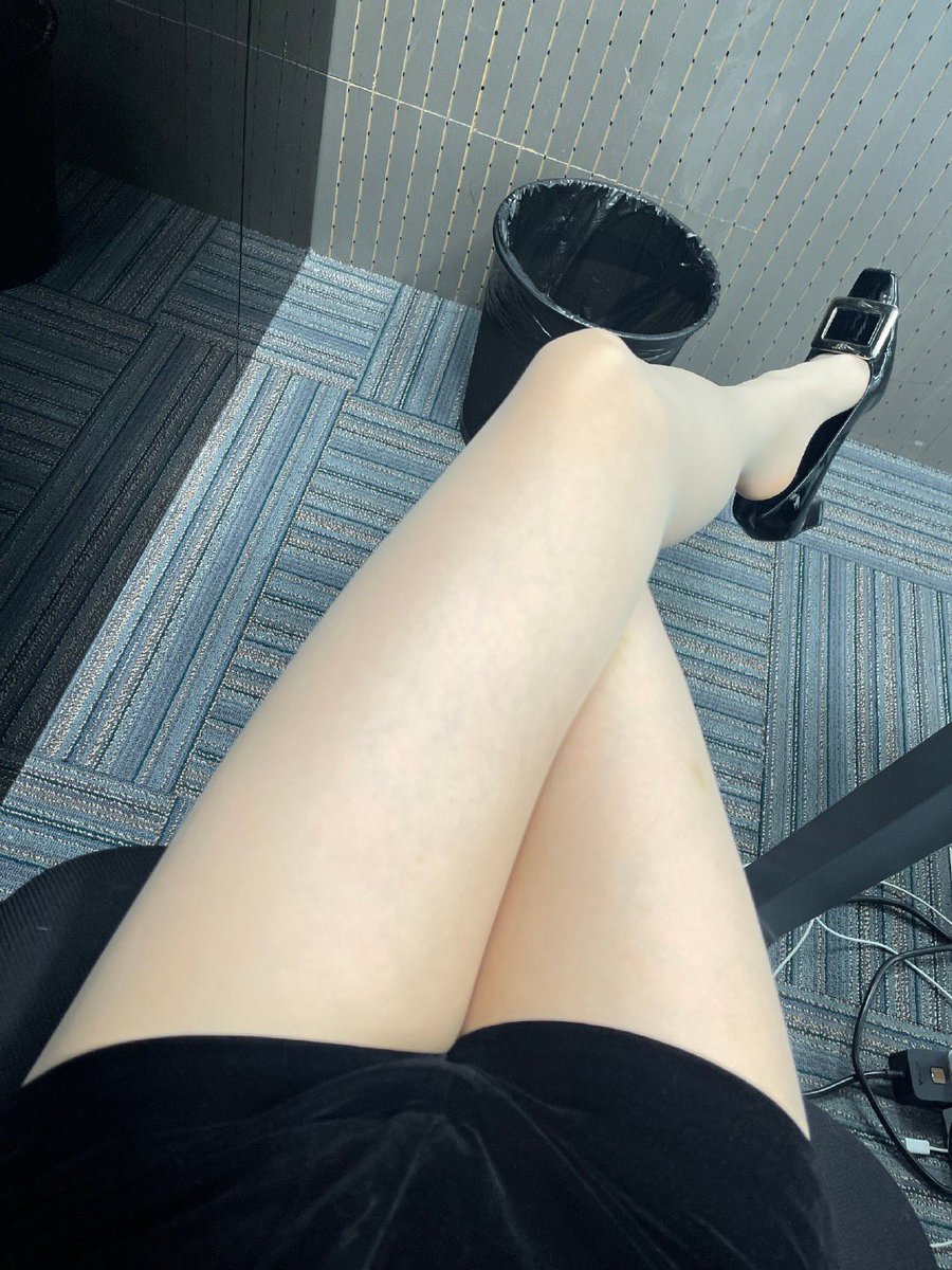 Anumy_'s tweet photo. #丝袜 #大长腿 #肉丝 #丝袜少妇 https://t.co/XDo7LtddFv
