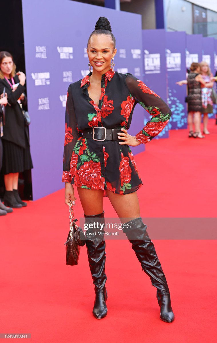 WeAreCandid_UK's tweet photo. @TalulahEve looked gorgeous last night, at the premiere for @RealChalamet’s latest film Bones and All, at the @BFI London Film Festival! 😍🎥🎞🍿 https://t.co/mMNNv1ew0R