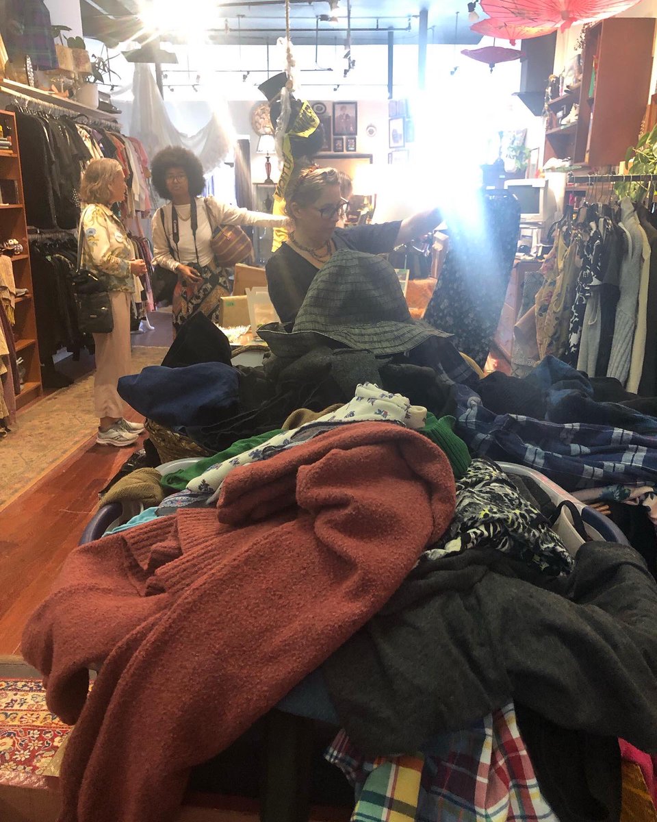 JeanetteAshe's tweet photo. Dress 2 Vote happening now! @forwardtogethervancouver @thriftrummage @tinkerbake.ca  @tesiccat @dulcyforvan @alvinsingh @alli_millar https://t.co/XfD1yHy2CQ