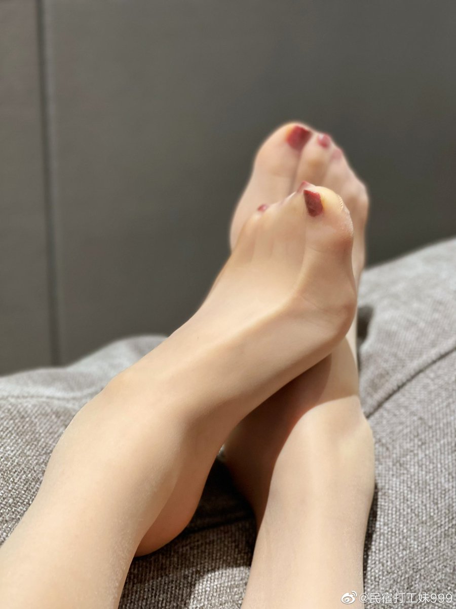 Anumy_'s tweet photo. #丝袜 #美腿高跟鞋 #玉足 https://t.co/3Ds4rkbFNn